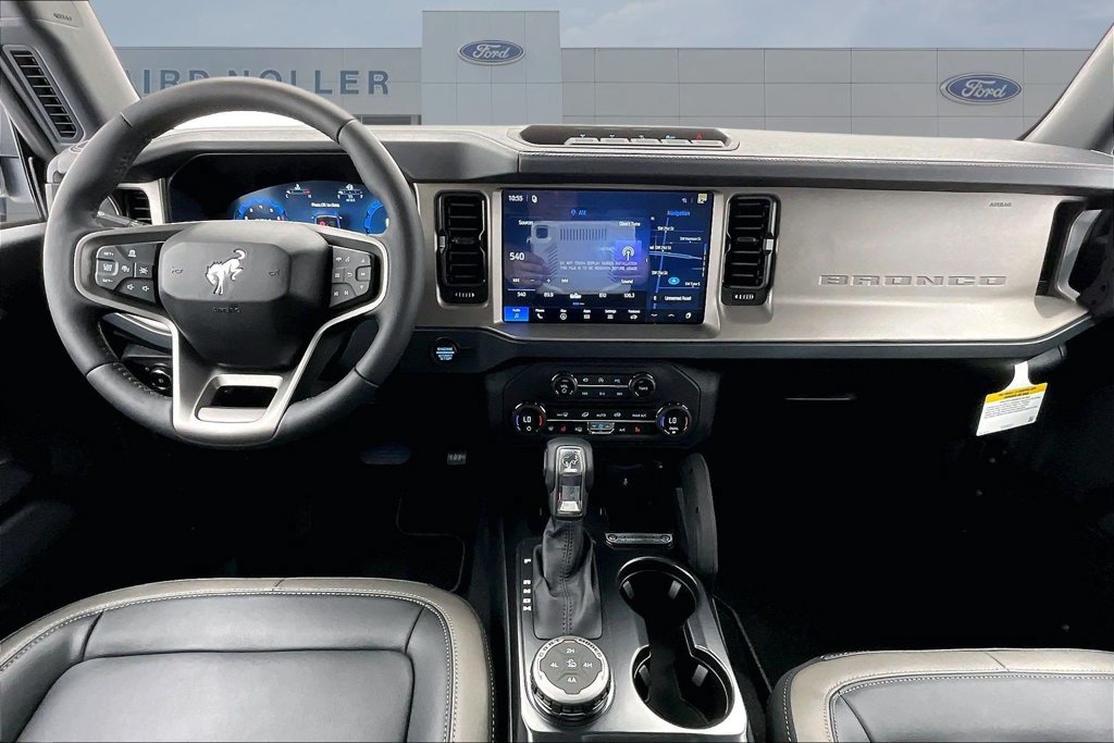 New 2026 Ford Bronco Outer Banks w/ Sasquatch Package AWD/4WD image 5