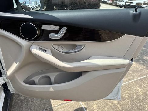 Used 2022 Mercedes-Benz GLC 300 image 17