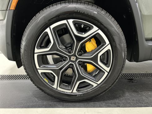 Used 2022 Rivian R1S Launch Edition Quad AWD/4WD image 9