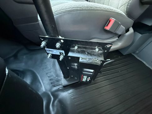 Used 2021 Chevrolet Express 2500 RWD image 26