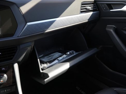 Used 2023 Volkswagen Jetta SE image 28