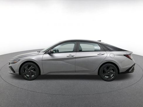 Used 2026 Hyundai Elantra Sport FWD image 4