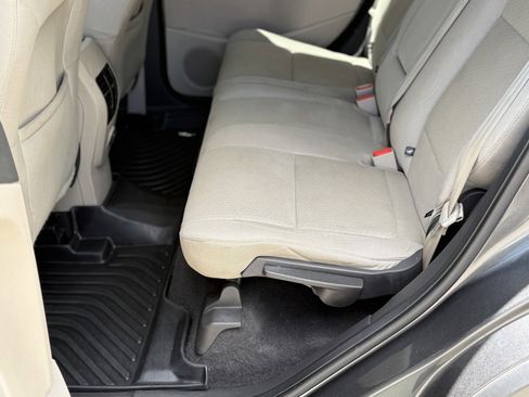 Used 2017 Ford Escape SE FWD image 23