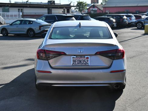 Used 2023 Honda Civic Sport image 7