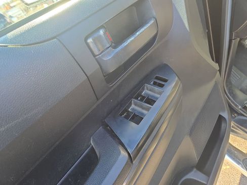 Used 2015 Toyota Tundra SR image 12