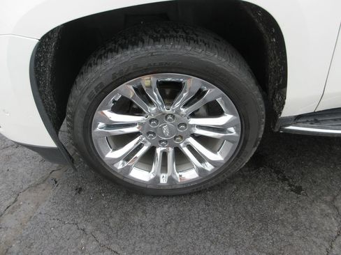 Used 2018 Cadillac Escalade Luxury w/ LPO, Radiant Package AWD/4WD image 15