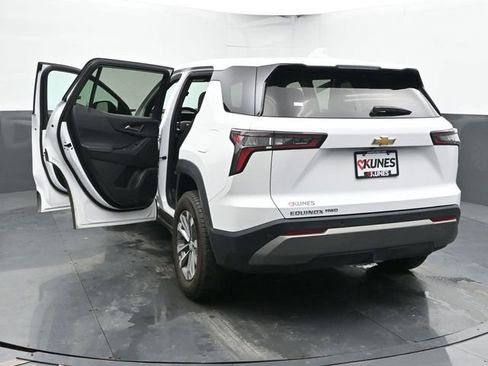 Used 2025 Chevrolet Equinox LT image 54