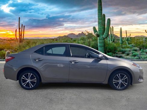 Used 2018 Toyota Corolla LE w/ LE Premium Package FWD image 2