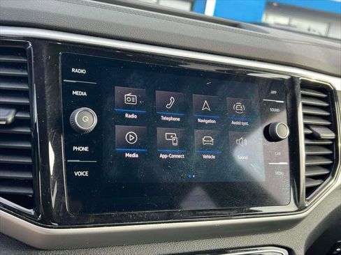 Used 2023 Volkswagen Atlas SE image 27