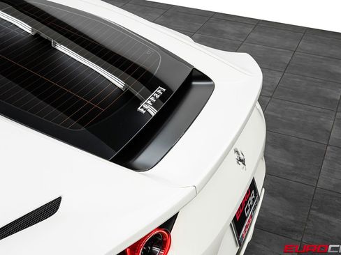 Used 2020 Ferrari 812 Superfast RWD image 18