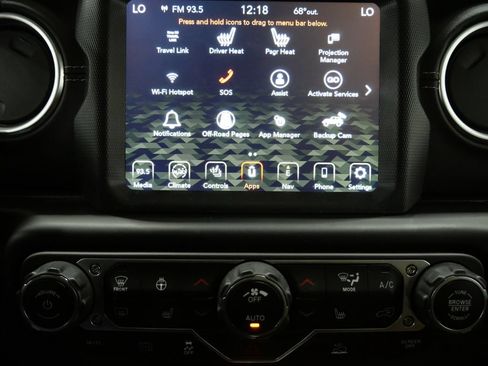 Used 2022 Jeep Wrangler Unlimited Sahara w/ Cold Weather Group AWD/4WD image 21