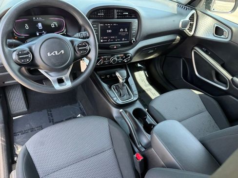 Used 2024 Kia Soul LX w/ Option Group 015 FWD image 9