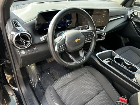 Used 2025 Chevrolet Equinox LT FWD image 9