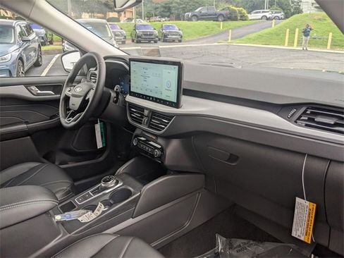New 2025 Ford Escape Base w/ PHEV Premium Package image 39