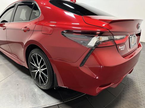Used 2024 Toyota Camry SE FWD image 10