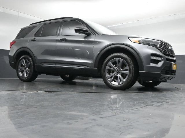 Certified 2023 Ford Explorer XLT w/ Equipment Group 202A AWD/4WD image 37
