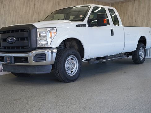 Used 2014 Ford F250 XL w/ Power Equipment Group image 4