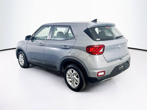 Used 2021 Hyundai Venue SE FWD image 5