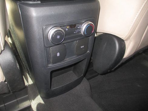 Used 2021 Ford Explorer XLT w/ Equipment Group 202A AWD/4WD image 12
