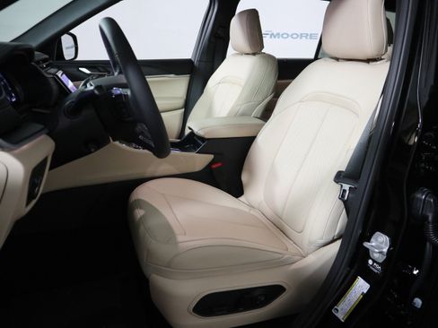 New 2025 Jeep Grand Cherokee L Limited w/ Luxury Tech Group II image 24