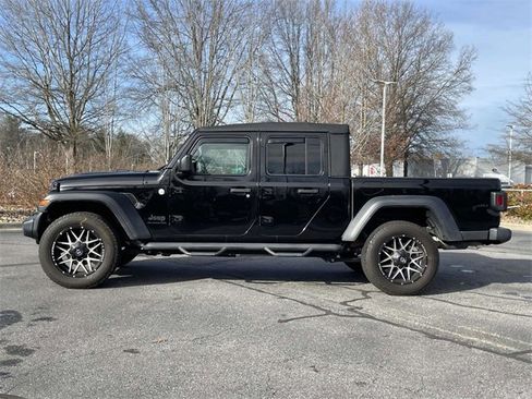 Used 2020 Jeep Gladiator Sport w/ Quick Order Package 24S image 2