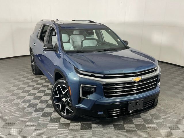 Used 2025 Chevrolet Traverse High Country AWD/4WD image 43