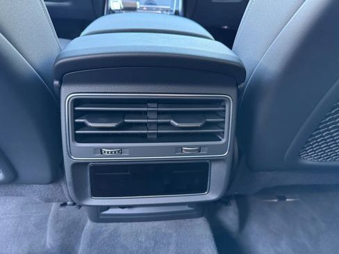 Used 2022 Audi Q8 Premium Plus w/ Premium Plus Package image 26