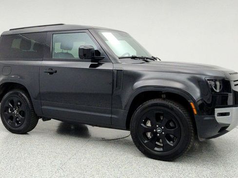 Used 2023 Land Rover Defender 90 SE image 3