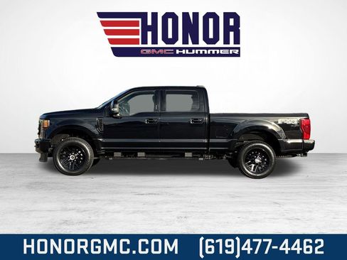 Used 2022 Ford F250 Lariat w/ Black Appearance Package image 6