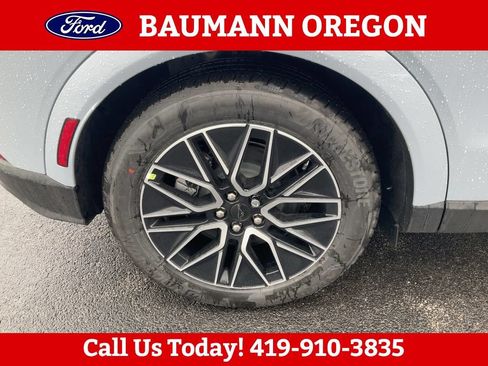 Used 2026 Ford Mustang Mach-E Premium AWD/4WD image 27