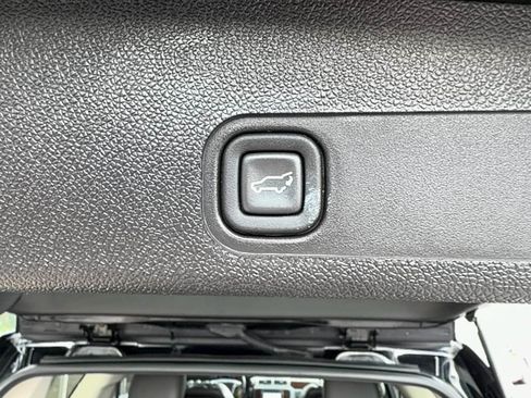 Used 2013 GMC Yukon Denali AWD/4WD image 31