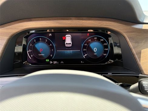 Certified 2025 Volkswagen Atlas SE image 9