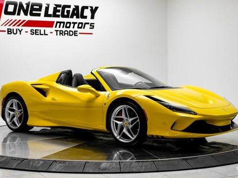 Used 2022 Ferrari F8 Tributo RWD image 3