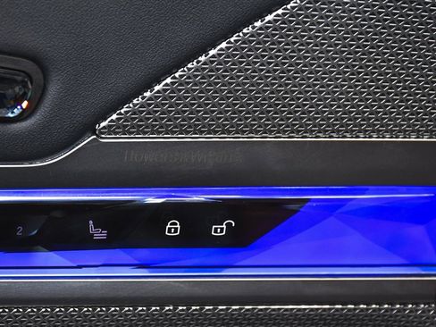 Used 2025 BMW 760i xDrive image 10