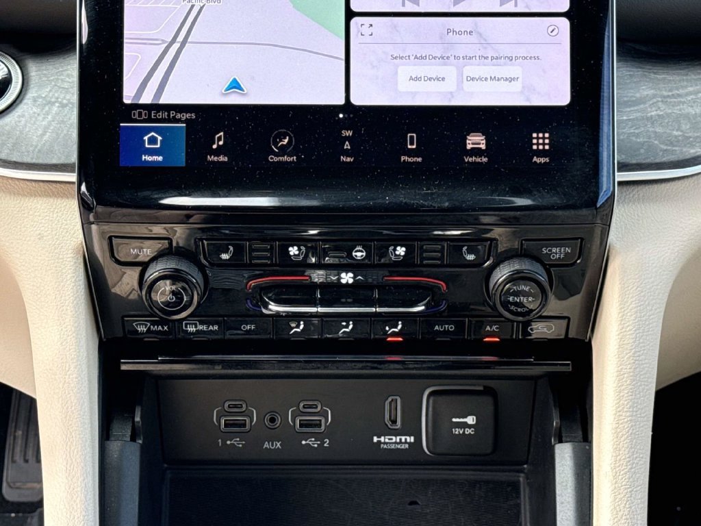 Used 2023 Jeep Grand Cherokee 4WD 4xe w/ Luxury Tech Group II image 21