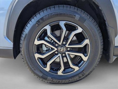 Used 2025 Toyota Corolla Cross AWD Hybrid image 9