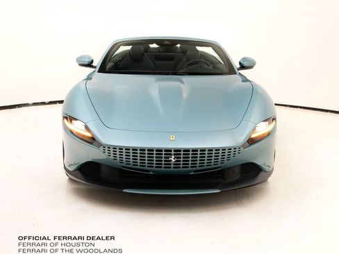 Used 2025 Ferrari Roma Spider RWD image 9