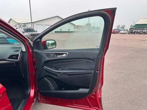 Used 2024 Ford Edge Titanium AWD/4WD image 29