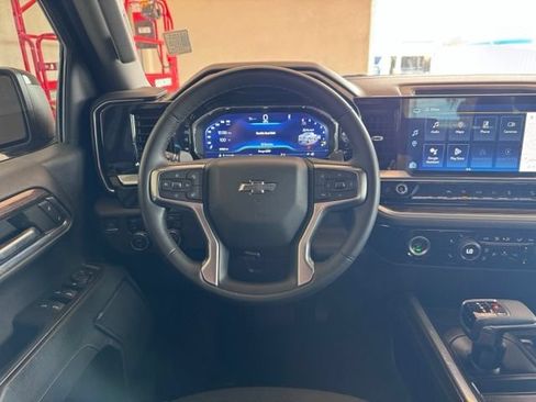 Used 2023 Chevrolet Silverado 1500 RST w/ Z71 Off-Road Package AWD/4WD image 13