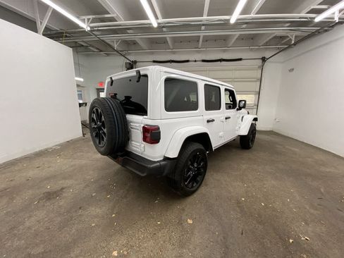 Used 2024 Jeep Wrangler Sahara image 6