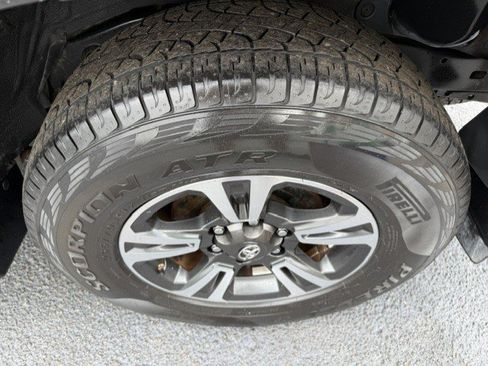 Used 2001 Toyota 4Runner SR5 w/ Sport Pkg AWD/4WD image 8