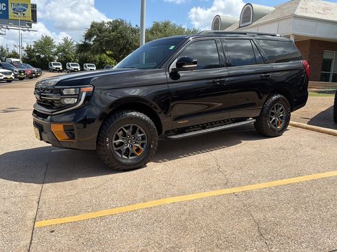 Used 2026 Ford Expedition Tremor AWD/4WD image 1