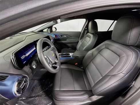 New 2026 Chevrolet Equinox EV LT image 16