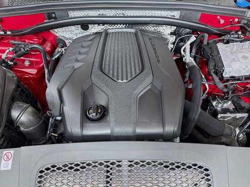 Certified 2025 Porsche Macan image 34