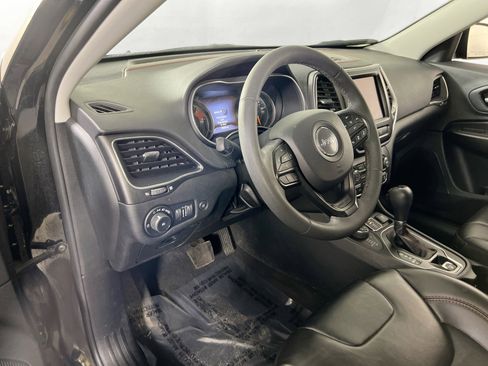 Used 2022 Jeep Cherokee Trailhawk w/ Technology Group B AWD/4WD image 9