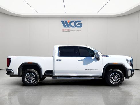 Used 2025 GMC Sierra 2500 SLT w/ SLT Premium Package AWD/4WD image 3