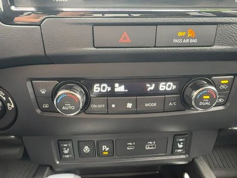 Used 2023 Nissan Frontier SV w/ SV Convenience Package AWD/4WD image 22