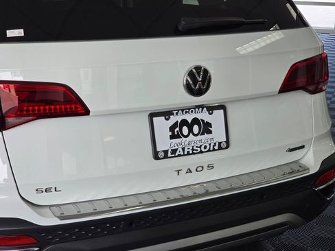 Used 2023 Volkswagen Taos SEL AWD/4WD image 12