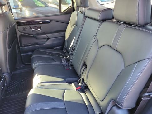 Certified 2024 Honda Pilot Touring image 16
