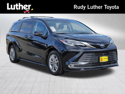 Certified 2022 Toyota Sienna Platinum